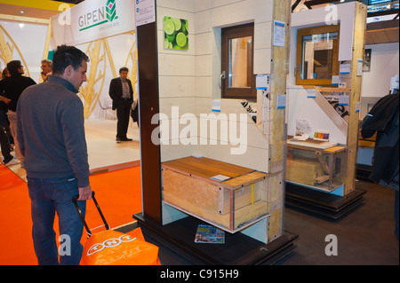 Paris, France, salon des matériaux de construction Batimat, produits de construction d'isolation en bois CNDB, énergie d'amélioration de la maison Banque D'Images