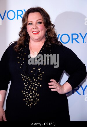 Melissa McCarthy à la conférence de presse pour lancer la campagne de la marque d'Ivoire, la Metropolitan Pavilion, New York, NY Le 7 novembre 2011. Photo par : Lee/Everett Collection Banque D'Images