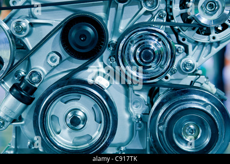 Moteur de voiture moderne complexe Banque D'Images
