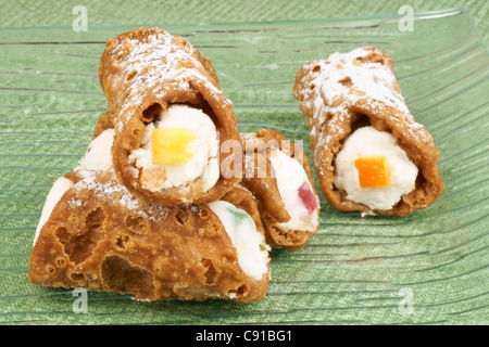 Close-up de mini original cannoli siciliens Banque D'Images