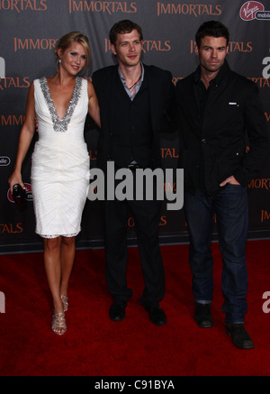 CLAIRE HOLT & JOSEPH MORGAN ET DANIEL GILLIES immortels. Première mondiale LE CENTRE-VILLE DE LOS ANGELES CALIFORNIA USA 07 novembre 2011 Banque D'Images