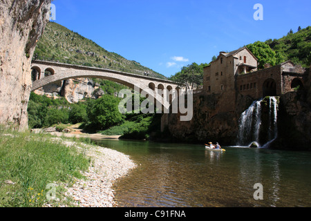 Saint-chély-du-Tarn est un joli village sur la commune de Sainte-Enimie, situé dans les Gorges du Tarn. Banque D'Images