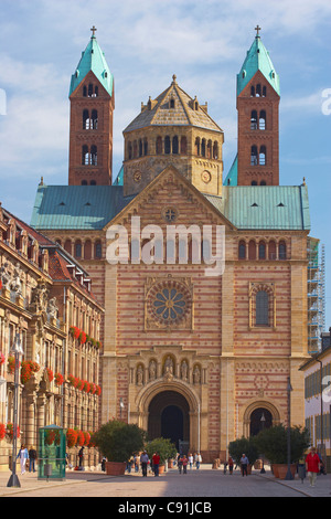 Vue depuis la rue Maximilien à Speyer Cathedral, Rhénanie-Palatinat, Allemagne, Europe Banque D'Images