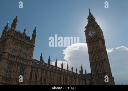 L'approche Cloud du Parlement et de Big Ben Banque D'Images