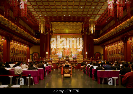 Chinatown : Buddha Tooth Relic Temple intérieur Banque D'Images