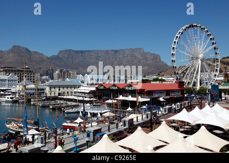 Le Victoria and Albert Waterfront se trouve dans le centre historique de Cape Town's Harbour et est situé entre l'île de Robben et Banque D'Images