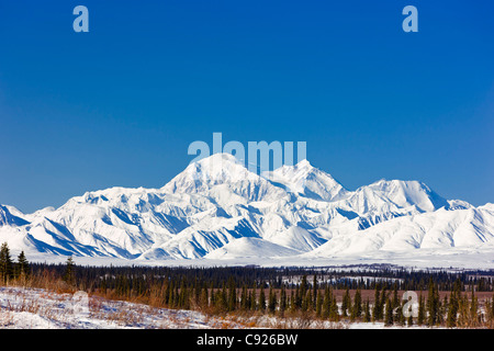 Le mont McKinley vu de col large en hiver, Southcentral Alaska Banque D'Images