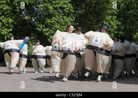 Le Sumo annuel original exécuter sur un week-end de juin, dans Battersea Park, à Londres, en Angleterre Banque D'Images