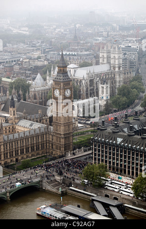 10:57. Vue aérienne de l'abbaye de Westminster au début de la Mariage Royal de S.A.R. le Prince William à Kate Middleton. Londres, Angleterre Banque D'Images