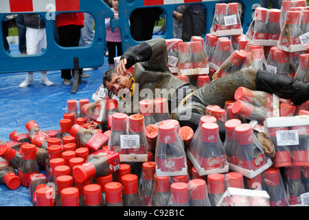 L'Assemblée mondiale de la sauce Wrestling Championships, qui a eu lieu en août à Rose 'n' Bowl pub dans Stacksteads, Lancashire, Angleterre Banque D'Images