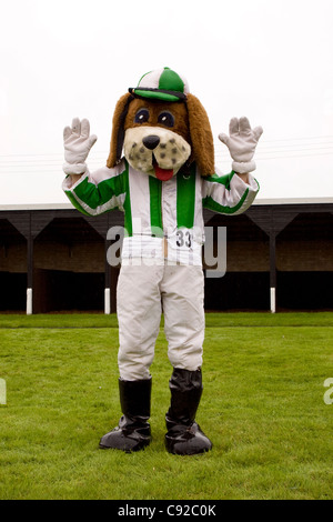 La mascotte de l'excentrique Grand National annuel, qui a eu lieu dans l'aide de la charité en octobre à Huntingdon Cambridgeshire, Angleterre, hippodrome Banque D'Images
