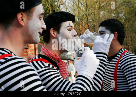 La course annuelle excentrique Anseremme la PRAM, tenue le lendemain à Anseremme, Surrey, Angleterre Banque D'Images