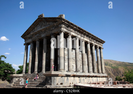 Le Temple de Garni est l'un des plus célèbres sites archéologiques en Arménie. Banque D'Images