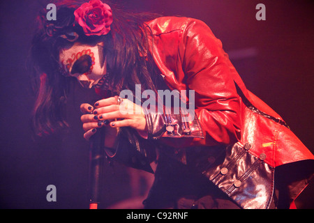 TURIN, ITALIE - Novembre 01 : Lacuna Coil, l'obscurité l'augmentation date sur 01 Novembre, 2011 Turin, Italie. Banque D'Images