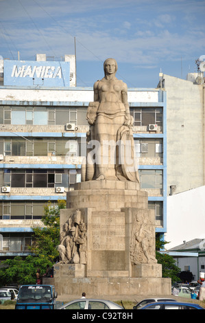 Maputo est la capitale du pays et il y a une statue et commémoration de tous ceux qui ont combattu dans la seconde Banque D'Images