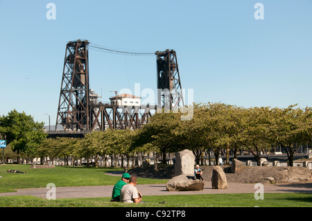 Ville Ville de Portland Oregon Steel Pont sur la rivière Willamette United States of America USA Banque D'Images