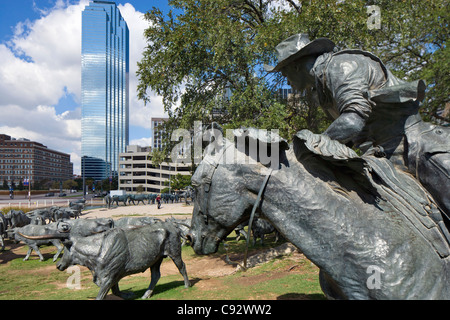 Trail Rider, une partie de la transport de bétail sculptures à Pioneer Plaza, Dallas, Texas, USA Banque D'Images