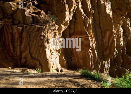 Emily Gap est une pause dans la gamme Aurora Alice Springs à l'Est des MacDonnell, qui sont importants à l'Est des lieux spirituels Banque D'Images