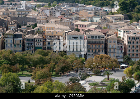 Il y a une bonne vue de la colline de l'ancien fort ou Citadelle construite par les Vénitiens au cours de la la Spianada ou Spinada dans l Banque D'Images