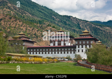 Le très grand Trashi Chhoe Dzong a été construit dans le 17e et 18e siècle à Thimphu. Banque D'Images