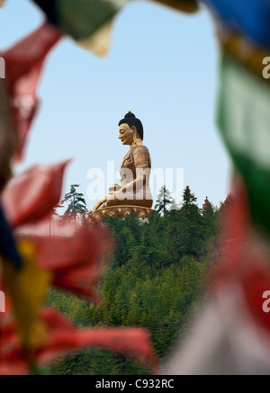 Le nouveau Bouddha Dordenma a été érigée sur une colline donnant sur Thimphu. Banque D'Images