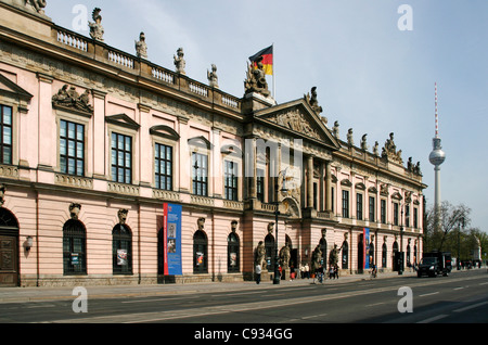 Le Zeughaus de Berlin est la plus ancienne structure sur l'Unter den Linden. Banque D'Images