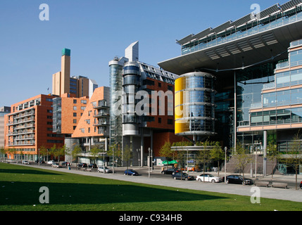 La Potsdamer Platz est un important public square et carrefour dans le centre de Berlin. Banque D'Images