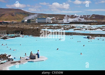 Le spa géothermal blue lagoon dans le sud-ouest de l'Islande est les îles plus unique et très populaire. Banque D'Images