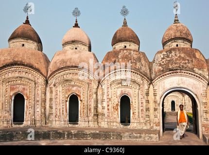 Certains des 108 temples en brique Shiva à Kalna. Construite en 1809 par le Maharaja Teja Chandra Bahadur.. Banque D'Images