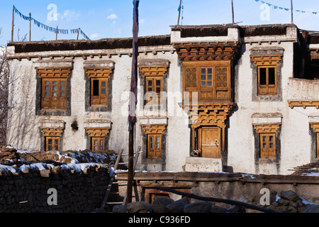 L'Inde, le Ladakh, Nimmu. Une vieille maison à Nimmu Ladakhis traditionnels appartenant à une famille aristocratique. Banque D'Images