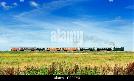 Train historique : le chemin de fer de la baie de Somme, France. Banque D'Images