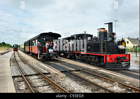 Train historique : le chemin de fer de la baie de Somme, France. Banque D'Images