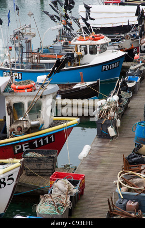 Les bateaux de pêche dans le port de plaisance de Brighton Banque D'Images