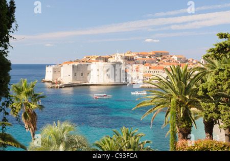 Le port et la vieille ville de Dubrovnik, Dubrovnik-Neretva, Croatie Banque D'Images