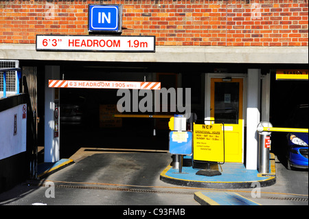 Un parking NCP à Stratford upon Avon. Banque D'Images