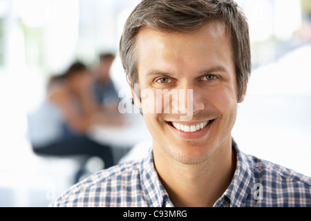 Businessman in office Banque D'Images