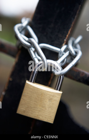 Chaîne et cadenas Banque D'Images