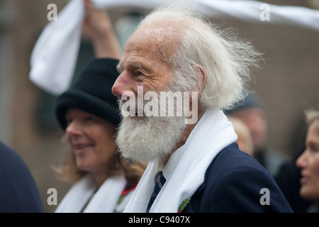 La délégation olympique au Souvenir 11 Novembre 2011 à Ypres : Michael Lapage Banque D'Images