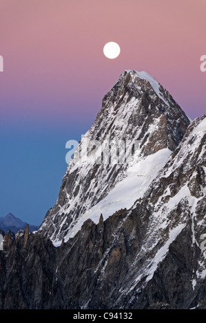 Les Grandes Jorasses par la lune Banque D'Images