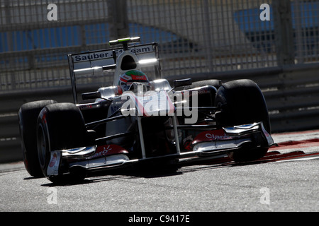 11.11.2011 Abu Dhabi, Emirats Arabes Unis. Sport Automobile : Championnat du Monde de Formule 1 de la FIA 2011, Grand Prix d'Abu Dhabi, 17 Sergio Perez Mendoza (MEX, Sauber F1 Team),au cours de la journée de pratique du FIA Formula One Grand Prix d'Abu Dhabi ÉMIRATS ARABES UNIS. Banque D'Images
