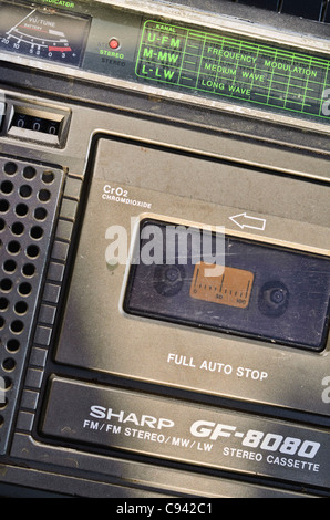Radio portable stéréo et lecteur de cassettes audio Banque D'Images