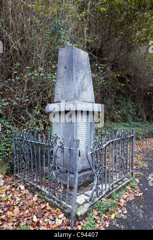 La première alerte Drunk-Driving monument, près de Llandovery sur l'A40 road Pays de Galles, Royaume-Uni Banque D'Images