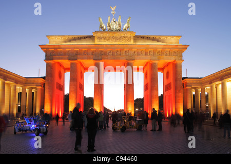 La porte de Brandebourg au cours de festival des lumières à Berlin en octobre 2011, l'Allemagne ; Brandenburger Tor - Festival des Lichts 2011 Banque D'Images