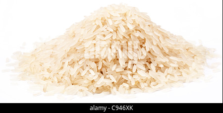 Tas de riz isolé sur un fond blanc. Banque D'Images