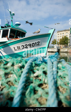 Bassin de la Manche, le port de pêche de Le Havre, ville portuaire et du patrimoine mondial de l'UNESCO sur l'estuaire de la Seine en Normandie, France Banque D'Images