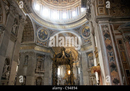 De l'intérieur le dôme de Saint-Pierre, Vatican, Rome, Latium, Italie, Europe Banque D'Images