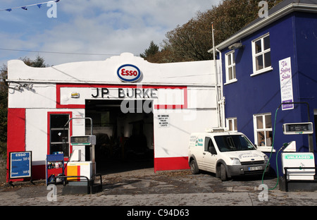 Garage traditionnel irlandais à Lisdoonvarna Banque D'Images