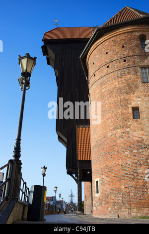 La grue (Polonais : Zuraw), un célèbre monument dans la vieille ville de Gdansk (Dantzig) en Pologne Banque D'Images