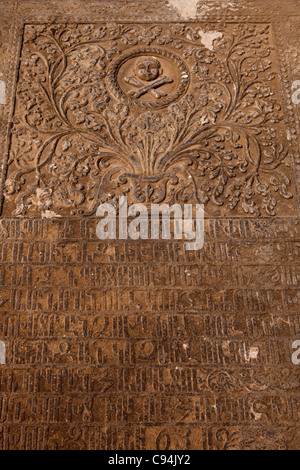 L'Inde, le Bengale occidental, Calcutta, Barabazaar, Église arménienne, son plus vieux lieu de culte chrétien, vieille tombe Banque D'Images