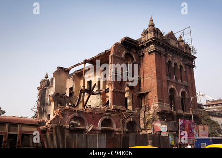 L'Inde, le Bengale occidental, Calcutta, Strand Road, Old riverside coloniale en démolition de l'entrepôt Banque D'Images